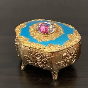 Vintage Victorian Couple Gold Ornate Small Jewelry Box